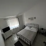 Petrovic Apartamento Pirovac