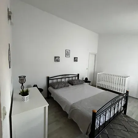 Apartment Petrovic Pirovac
