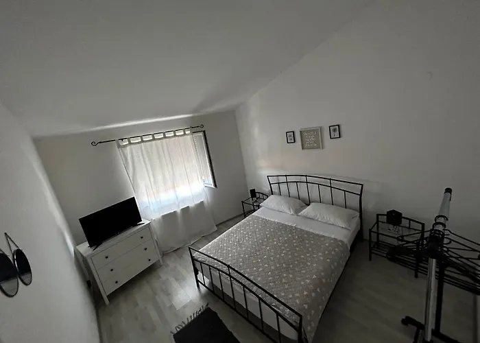 Petrovic アパート ピロヴァッツ