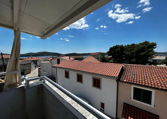 Petrovic アパート ピロヴァッツ